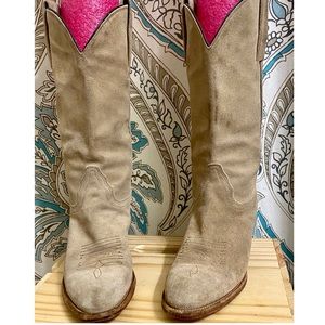 Frye • Pull on Boot